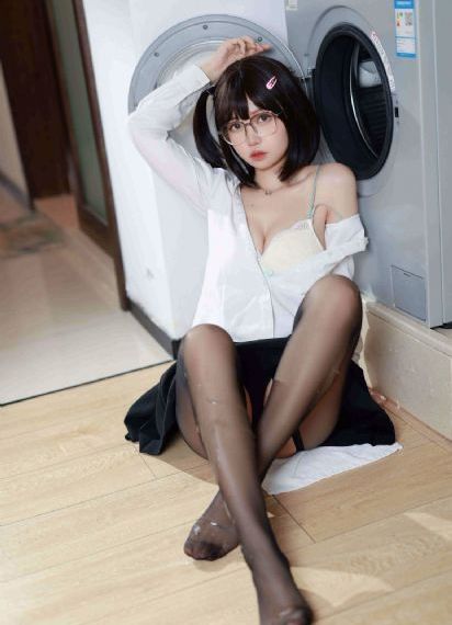 撕开情趣内衣让他呻吟让他爽