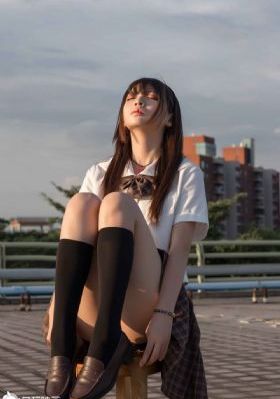 年轻的女闺蜜hd