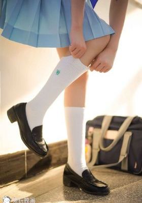 女保险销售员5
