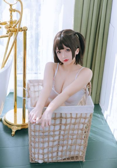 美女任你操