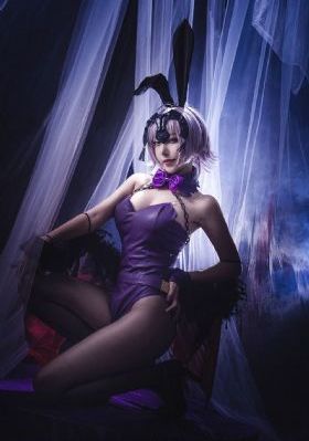 鬓边不是海棠红